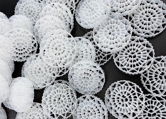 주문 100% 처녀 HDPE FDA 안전 하얀 자연 색상 MBBR 필터 매체 online manufacture