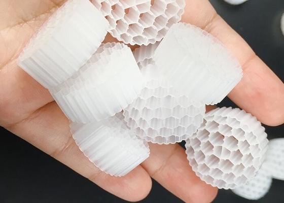 Pe38 25*4mm Hdpe Mbbr 생물 여과 매체 Safty 이동층 큰 표면