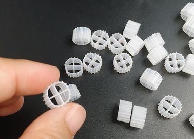 고효율 바이오 필름 운반기 MBBR 필터 매체 11mm X 7mm 크기와 흰색
