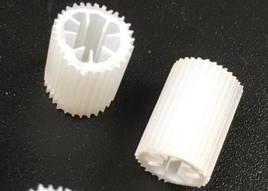 MBBR HIPS 물질 플라스틱 필터 매체 크기 5mm X 10mm 및 흰색
