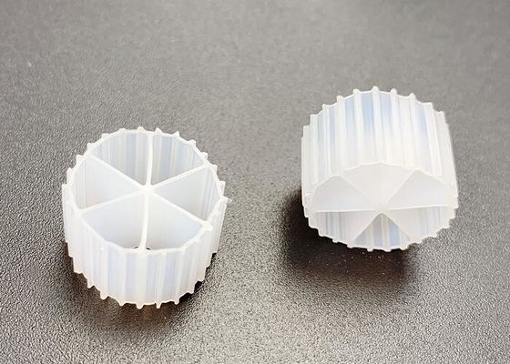 IFAS HDPE 하얀색 MBBR 이동 침대 바이오 필름 원자로 공기 탱크 코크 제거