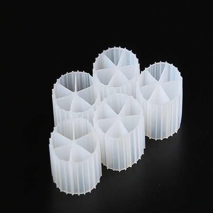 긴 사용 기간 MBBR 바이오 셀 필터 매체 0.96g/cm3 - 0.98g/cm3 밀도