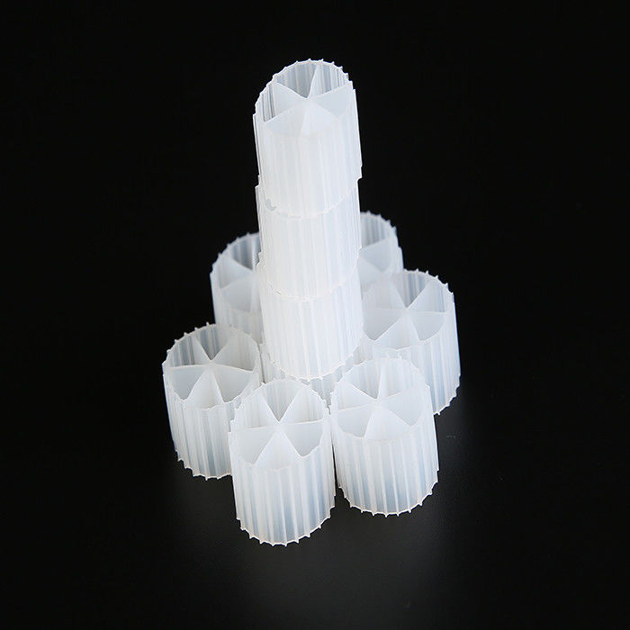 MBBR 부동 필터 매체 긴 수명 0.96g/cm3 - 0.98g/cm3 밀도