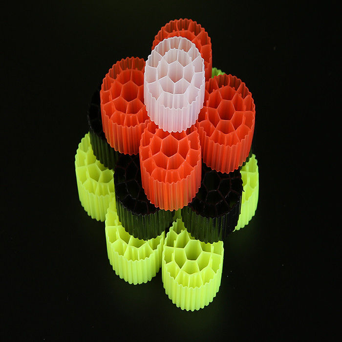 빨간색 / 노란색 플라스틱 MBBR 바이오 미디어 K1 500 m2/m3 표면 면적 흰색