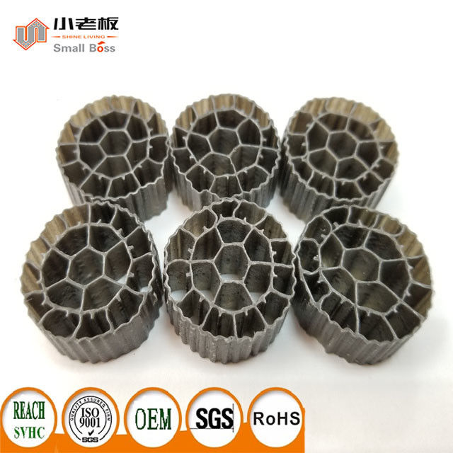 25mm x 12mm 다채로운 MBBR 필터 매체 HDPE 물질 PE06 바이오 매체