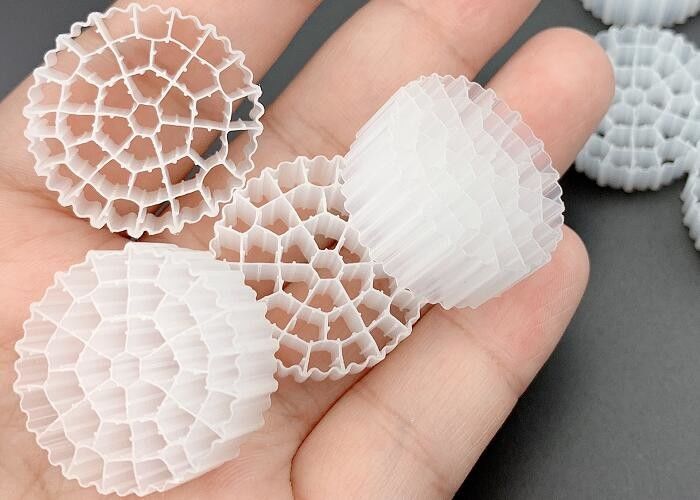 흰색 25*10MM PE Mbbr 떠있는 필터 매체