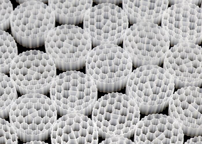 중국 공장 신형 바이오 미디어 수산업 HDPE MBBR 바이오 필터 미디어 바이오매스 운반자 떠있는 미디어