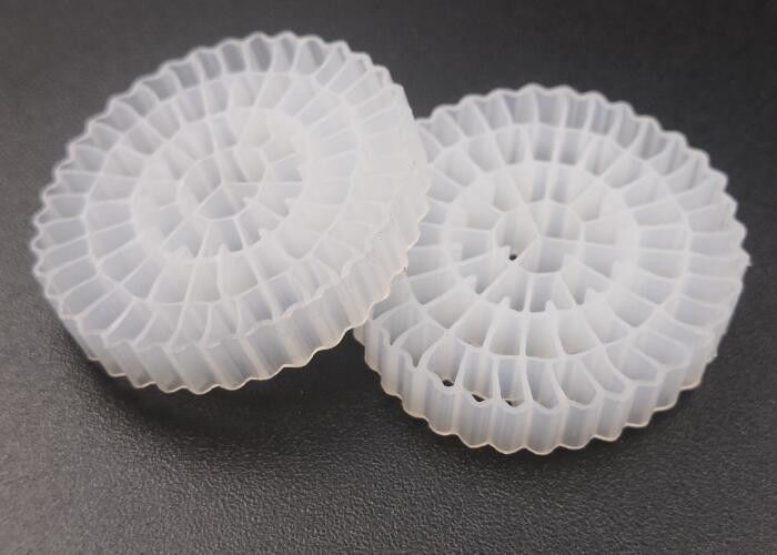 버진 HDPE 물질 MBBR 바이오 미디어 K5 IFAS 장비용 25*4mm 크기의 흰색
