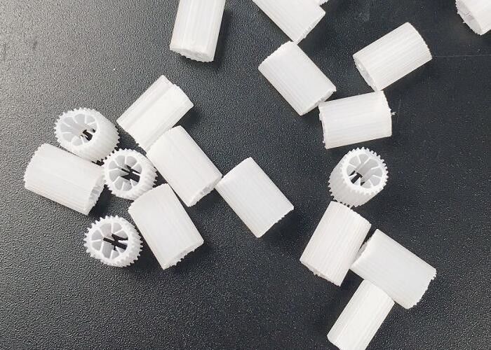 수족관 바이오 필터 미디어 Hdpe 안전 물질 생명 보장 5 * 10mm