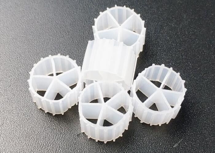 생선 농장 바이오 볼 BIO 필터 매체 흰색 10*7mm 떠있는 필러 100% 처녀 HDPE 바이오 필터 매체