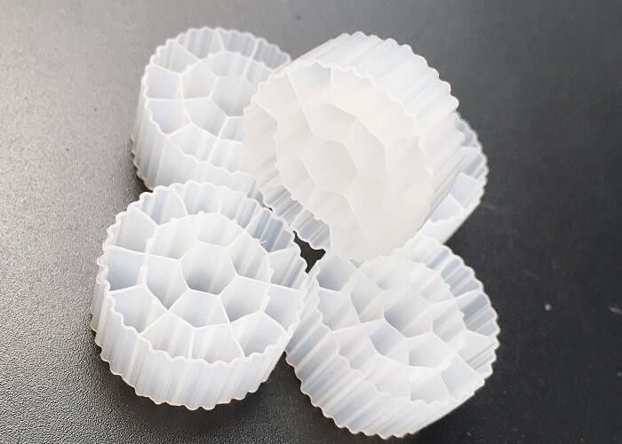 Hdpe K3 바이오 셀 MBBR 수처리 매체 25*12mm 600m2 / M3 큰 표면