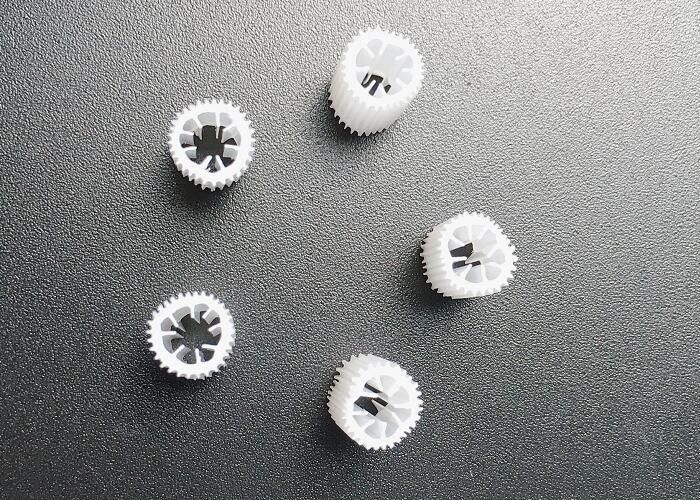 산업용 HDPE 필터 미디어 HIPS 재료 5*5mm 크기 SGS 인증 맞춤형 색상