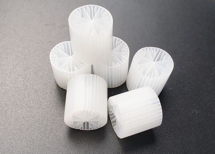 이동 베드 원자로 15 * 15mm MBBR 방광 탱크에 대한 물 처리 바이오 미디어