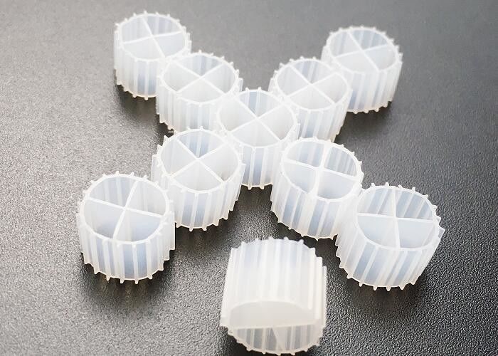 MBBR 바이오 필터 미디어 바이오 칩 0.96 - 0.98g / Cm3 밀도