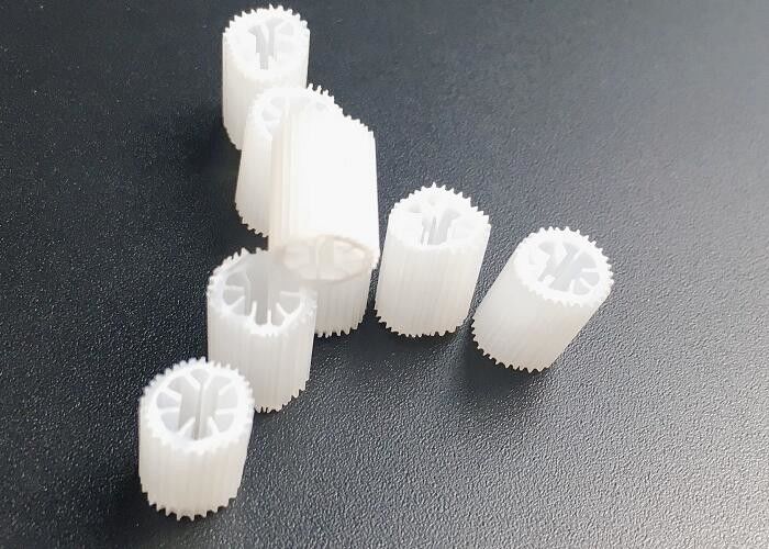 HIPS 고밀도 MBBR 운반자 자체 청소 생선 연못 부동 필터 매체