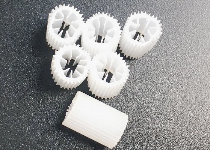 공간 절약 플라스틱 부동 필터 매체 칼드네스 바이오 필터 매체