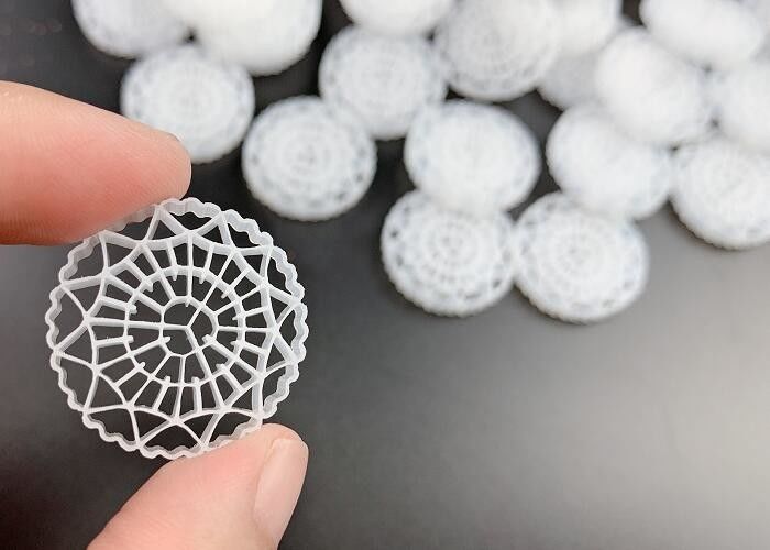 100% 처녀 HDPE FDA 안전 하얀 자연 색상 MBBR 필터 매체