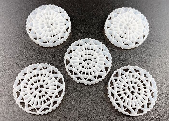 100% 처녀 HDPE FDA 안전 하얀 자연 색상 MBBR 필터 매체