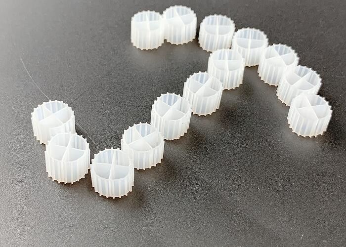 11*7mm MBBR 바이오 볼 필터 매체 대면적