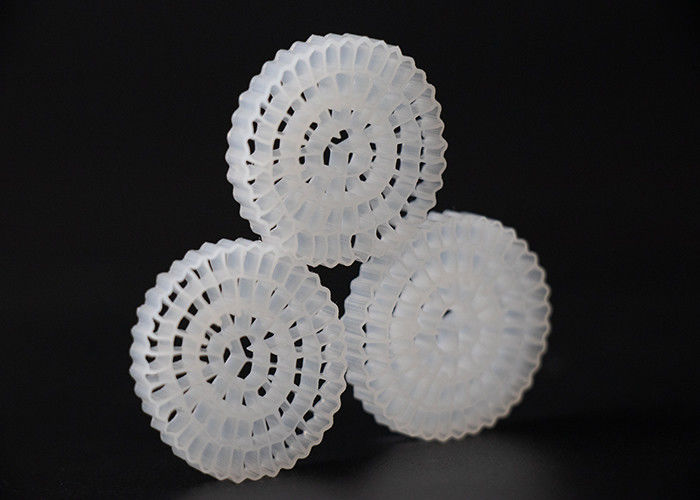 처녀 HDPE 물질 MBBR 바이오 미디어 흰색 및 25 * 4mm 크기 높은 표면 MBBR