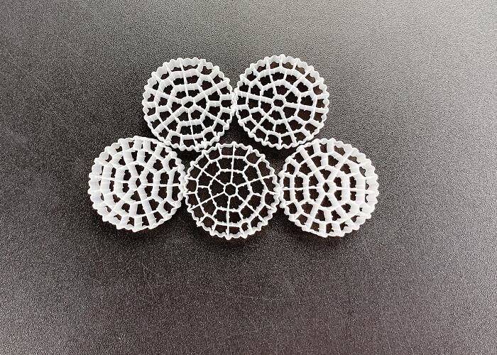 처녀 HDPE IFAS 기술 MBBR 부동 필터 매체 흰색