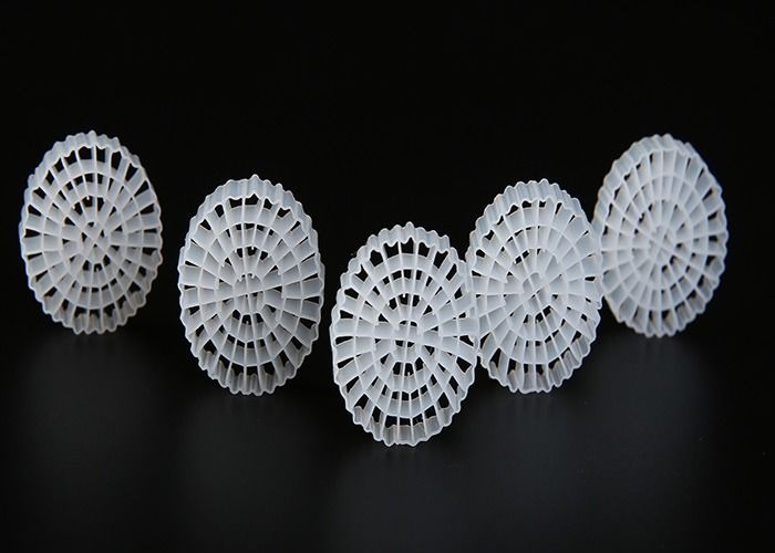 높은 표면 면적 K1 필터 매체 흰색 처녀 HDPE 물질 에너지 절약