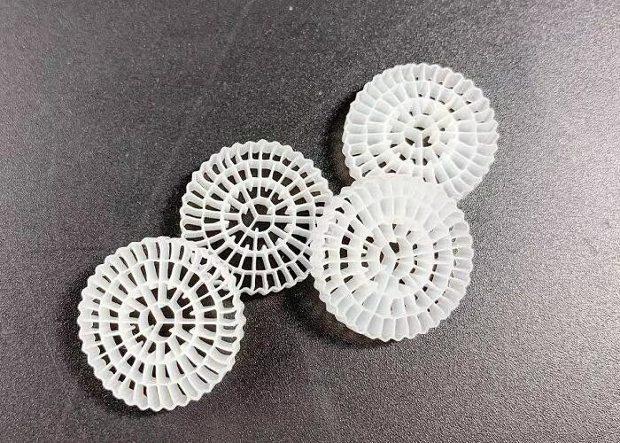 75 방 바이오 셀 MBBR 필터 미디어 RAS 수산업에 대한 슈퍼 디카보리제